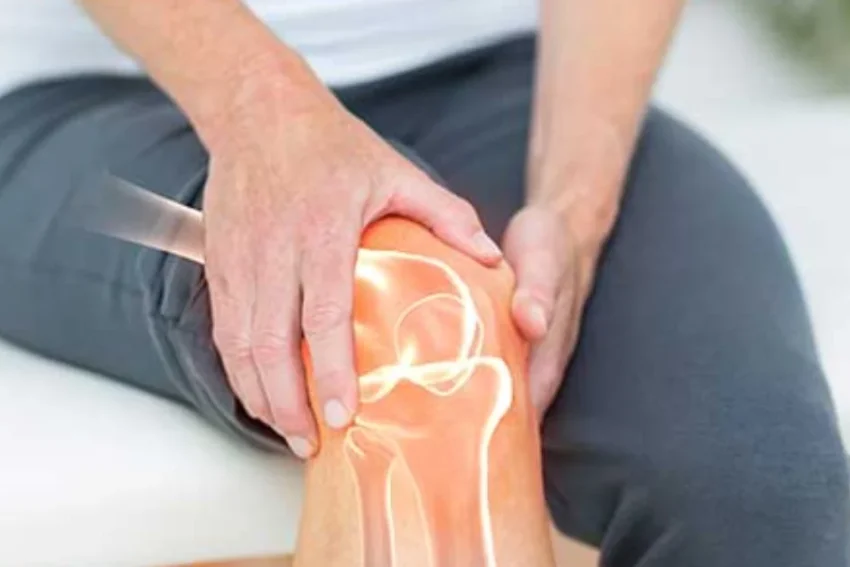 An image highlighting Knee Pain treatment at our Chandigarh-based physiotherapy clinic.