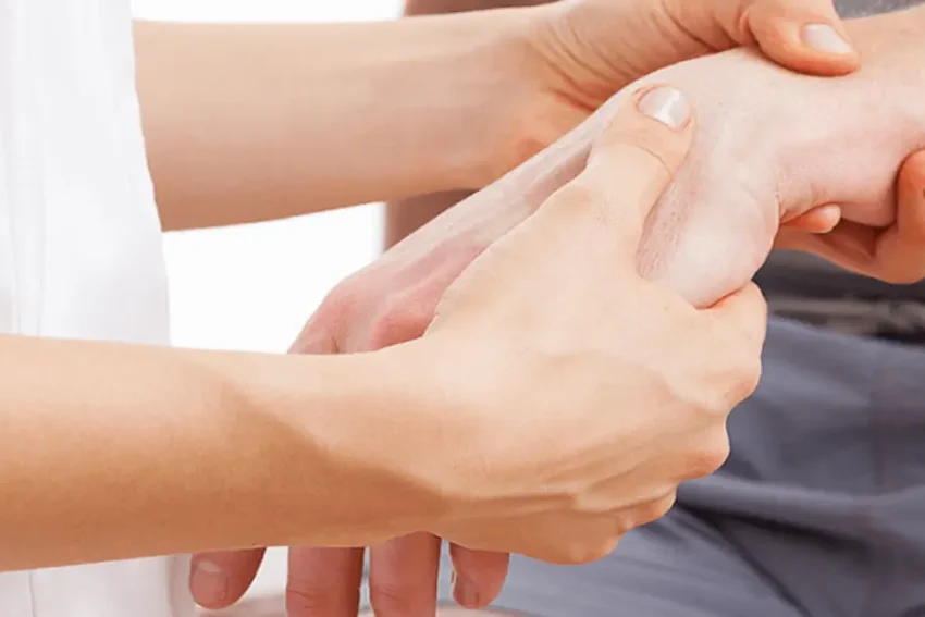 Image showcasing Manual Therapy services at our Chandigarh-based life physiotherapy clinic